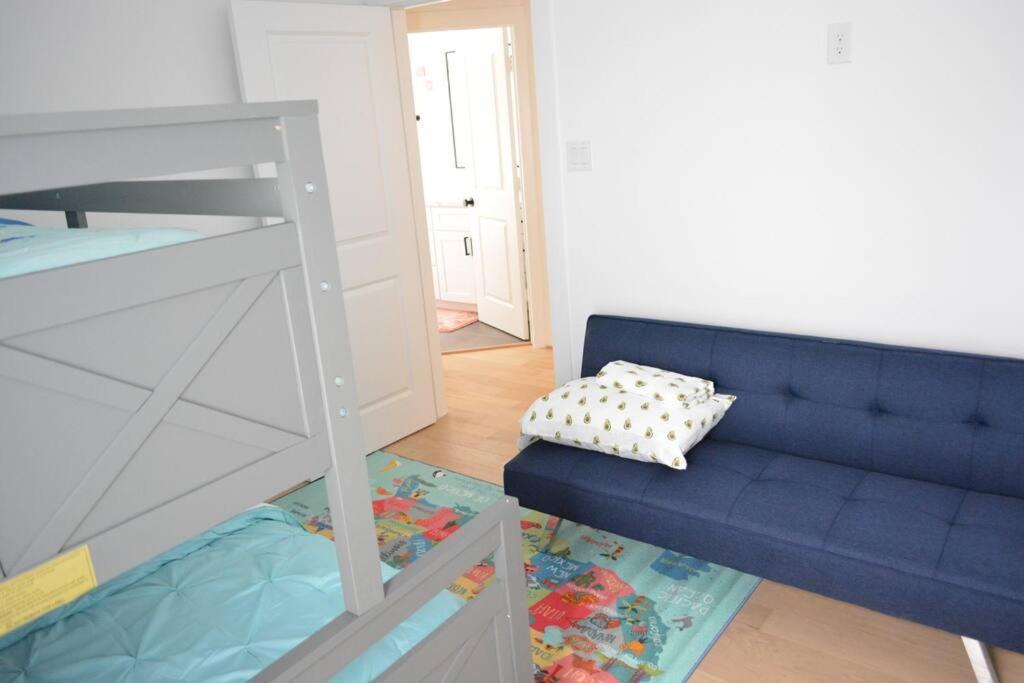 Holiday home Tranquil Downtown Escape With Backyard Houston