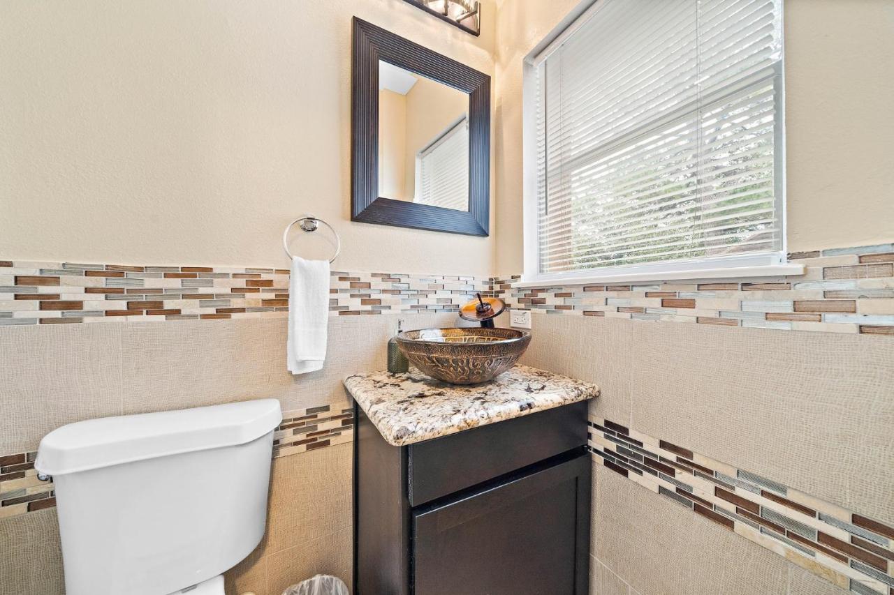 Nr Med Center, Dt, Midtown Game Sleep 16 Holiday home