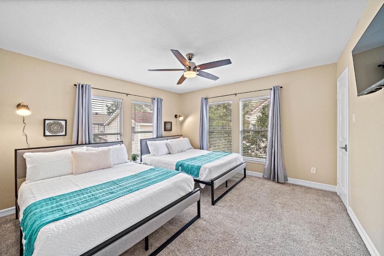 Nr Med Center, Dt, Midtown Game Sleep 16 Holiday home *