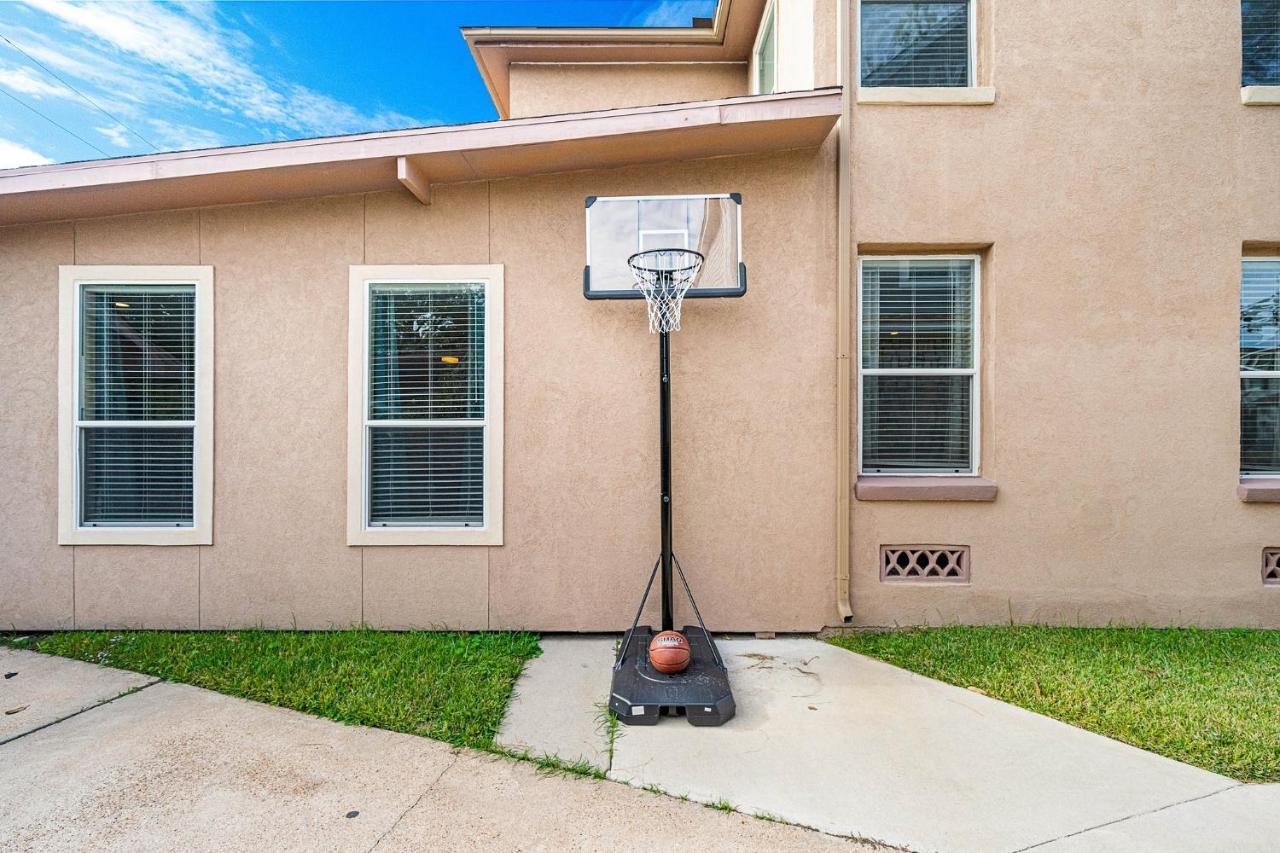 Nr Med Center, Dt, Midtown Game Sleep 16 Holiday home Houston