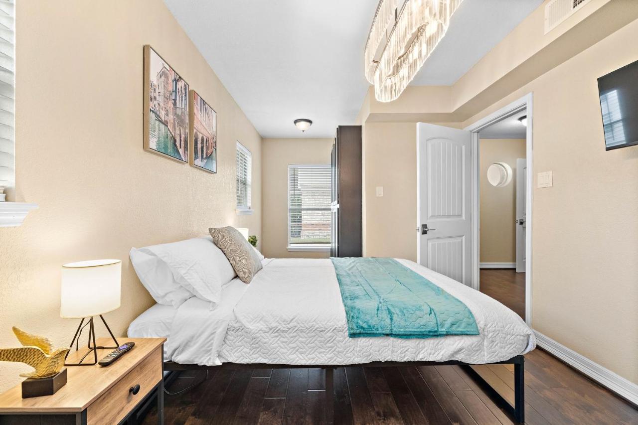 Holiday home Nr Med Center, Dt, Midtown Game Sleep 16 *