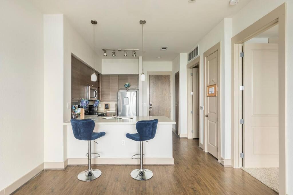 Apartment Cozy 1 Bedrm Unit/modern -midtown W/ Amenities