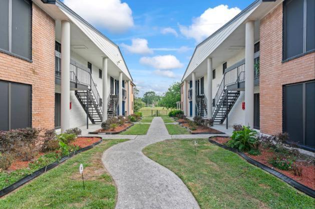 Apartment Luxury 2 Bedroom Near Tmc, Downtown, Museum District, Galleria, Medical Center Houston