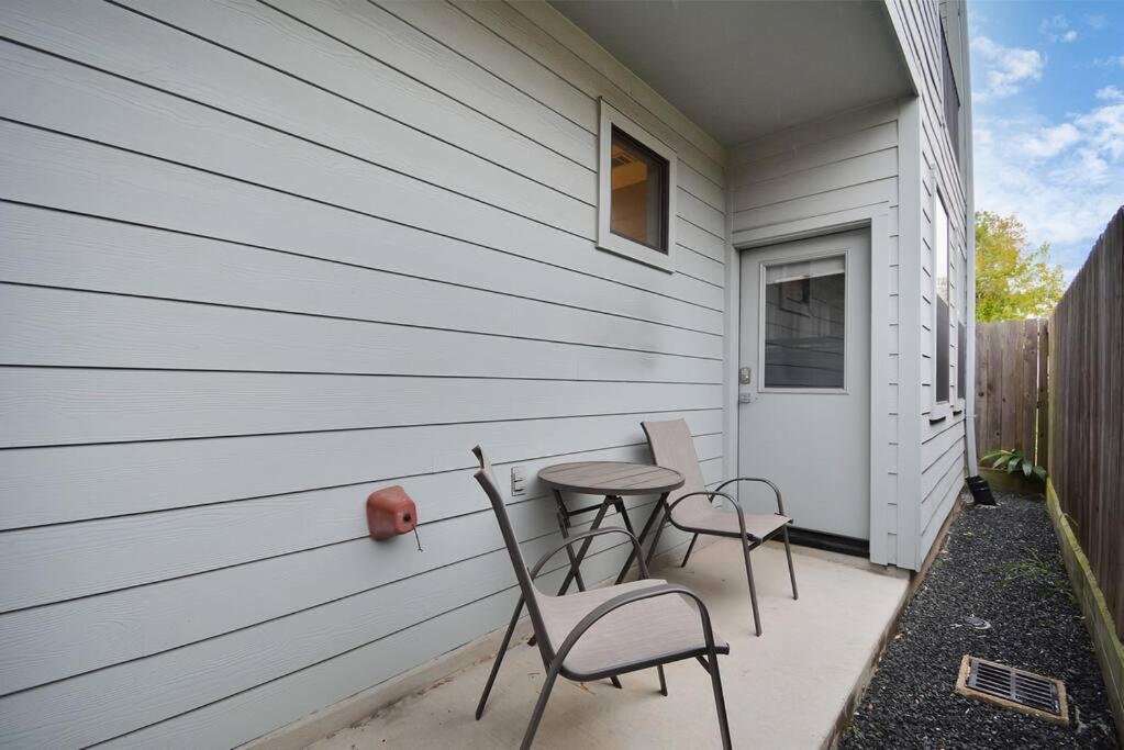 Skyline Views - Sleeps 10 Near Downtown