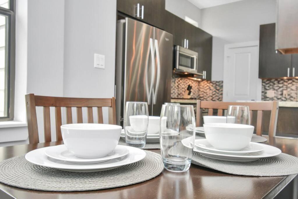 Skyline Views - Sleeps 10 Near Downtown * Houston