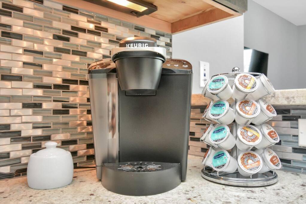 Skyline Views - Sleeps 10 Near Downtown Houston