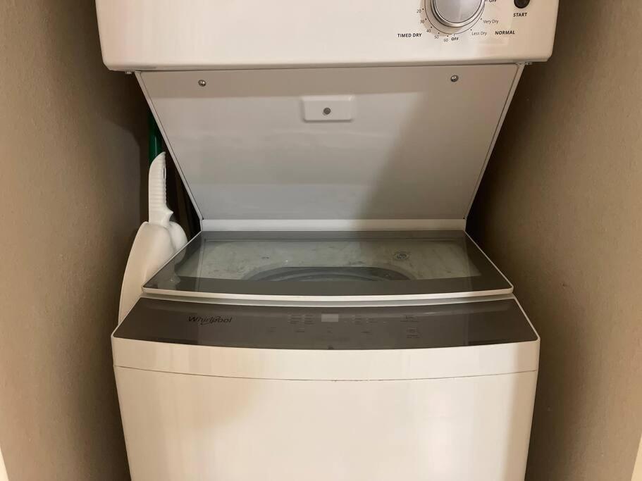 Luxury 2 Bedroom Near Tmc, Downtown, Museum District, Galleria, Medical Center Apartment Houston