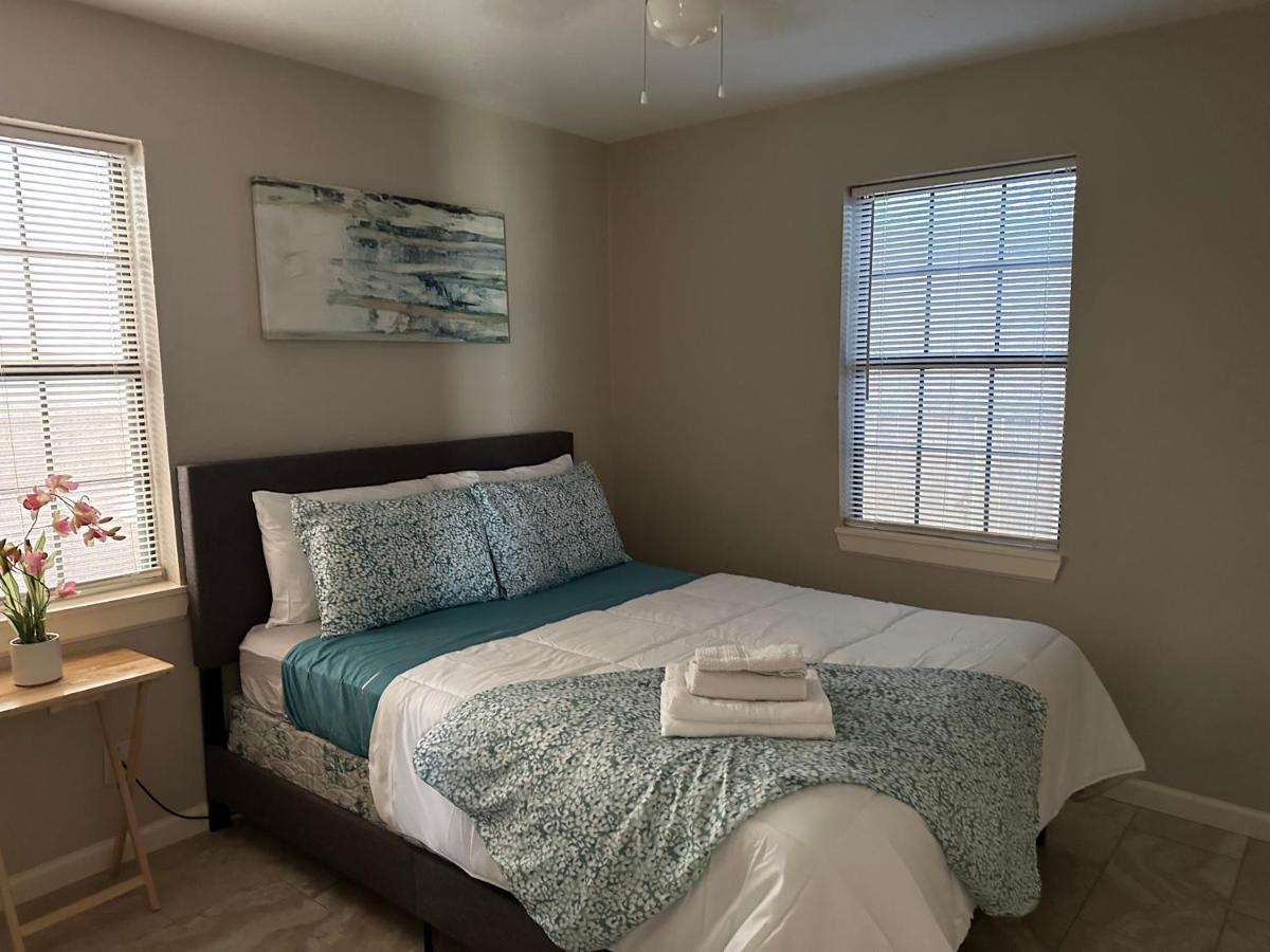 Apartment Luxury 2 Bedroom Near Tmc, Downtown, Museum District, Galleria, Medical Center *