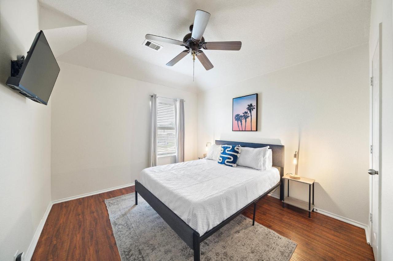 Htown Getaway Games Wifi Bbq Yard Pets * Houston