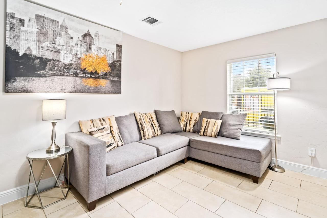 Opulent, Luxurious & Modern 7 Min From Tx Med Center Apartment