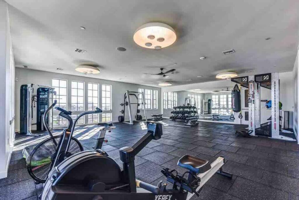 New! Master W/ Skyline Views - Art Dist * Houston