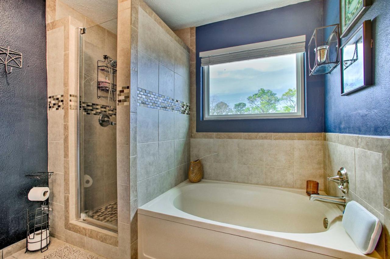 With Private Outdoor Pool! * Houston