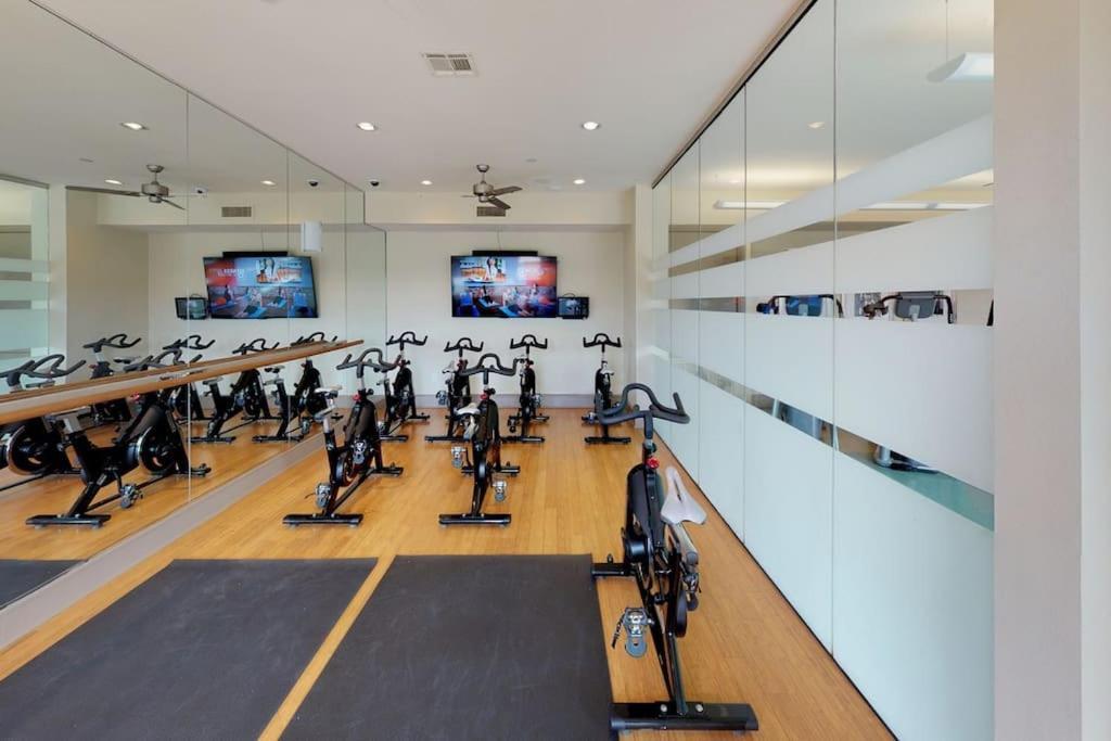 Resort-style Pool, Gym/garage, 1br, Medical Center Houston