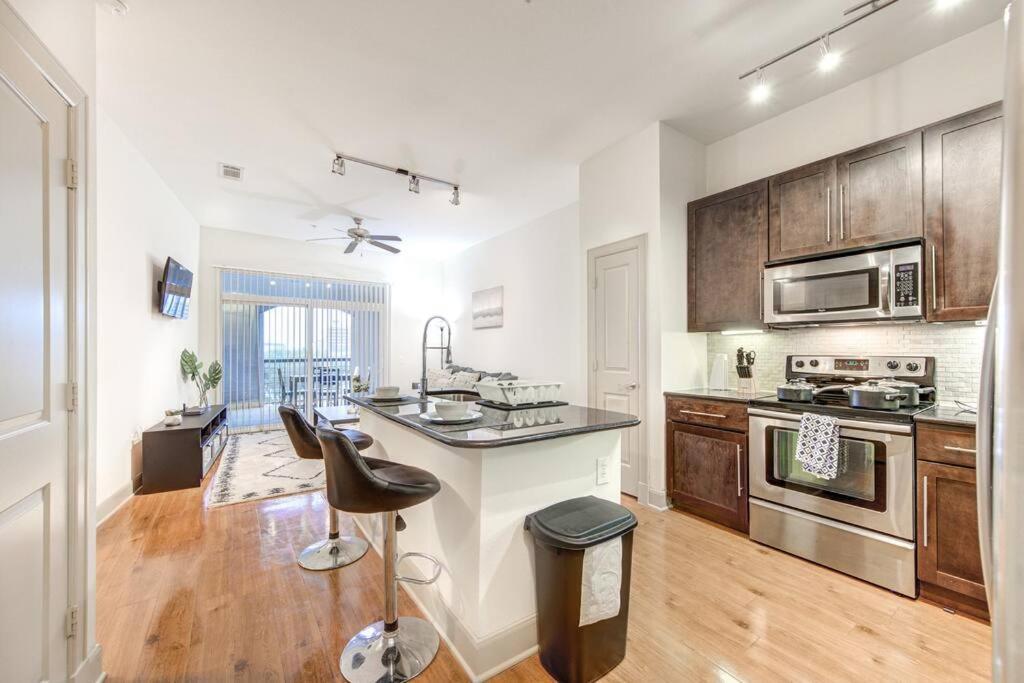 Apartment Resort-style Pool, Gym/garage, 1br, Medical Center