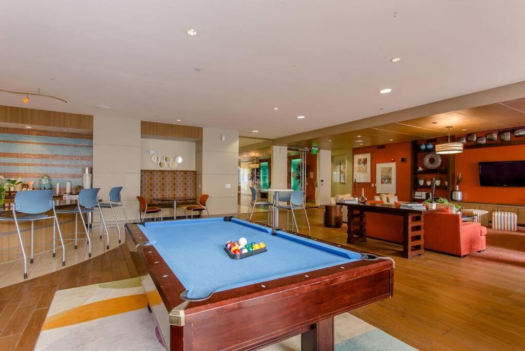 Resort-style Pool, Gym/garage, 1br, Medical Center