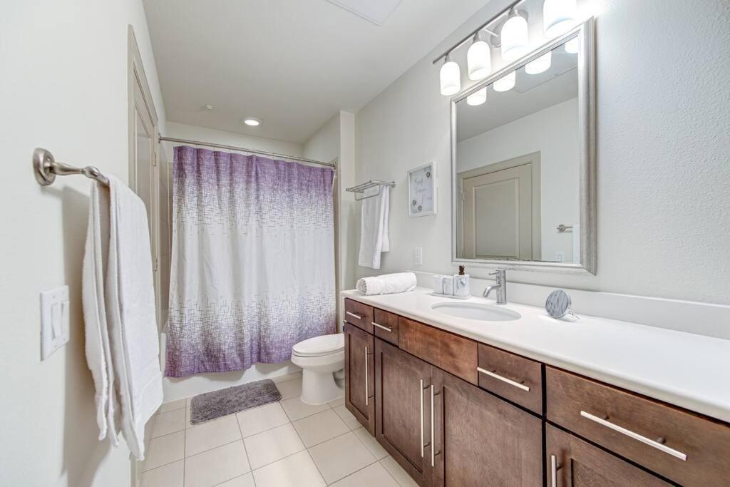 Resort-style Pool, Gym/garage, 1br, Medical Center Houston