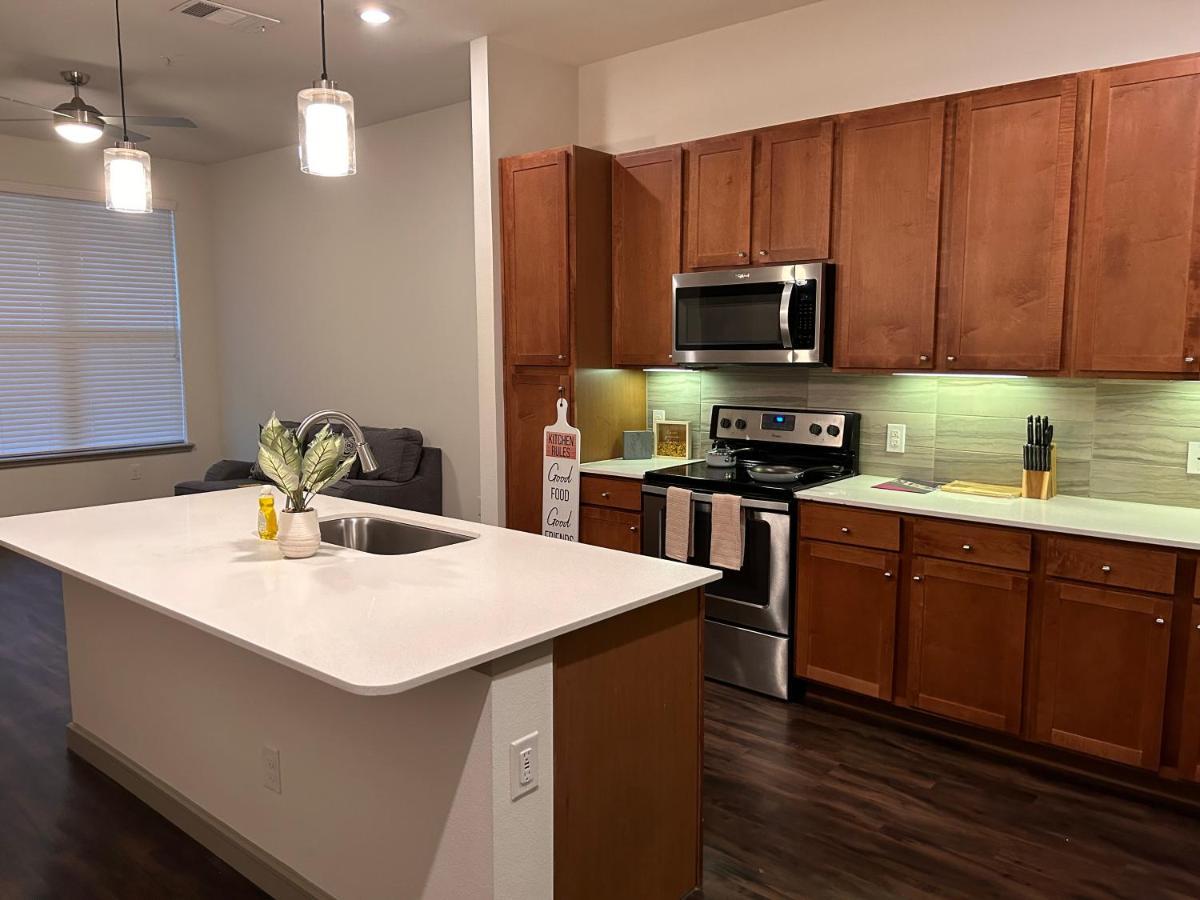 Downtown Apartment *