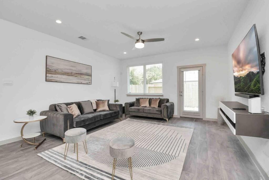 4bedroom Escape - Near Med Center With Backyard Houston
