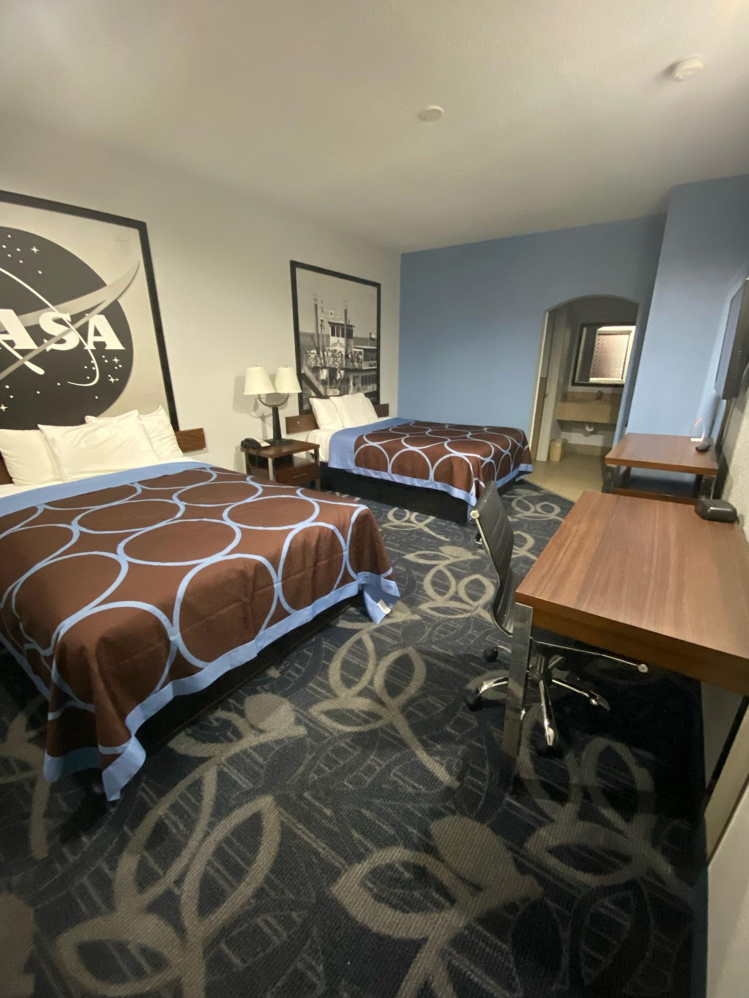 Hotel Super 8 By Wyndham Hobby Airport South Houston