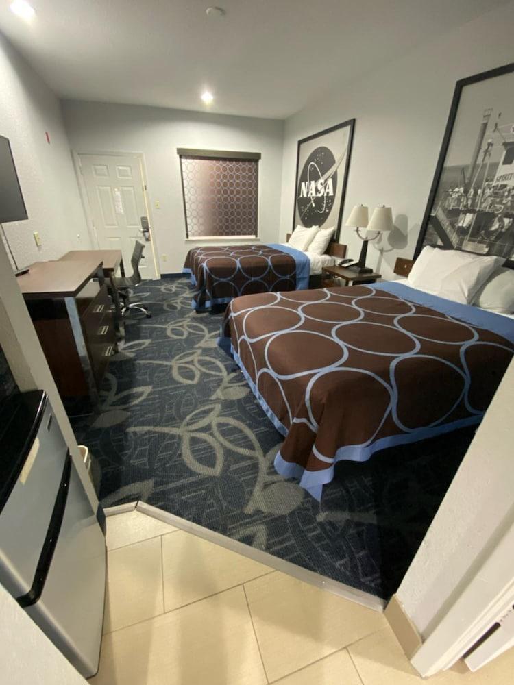 Super 8 By Wyndham Hobby Airport South 2*