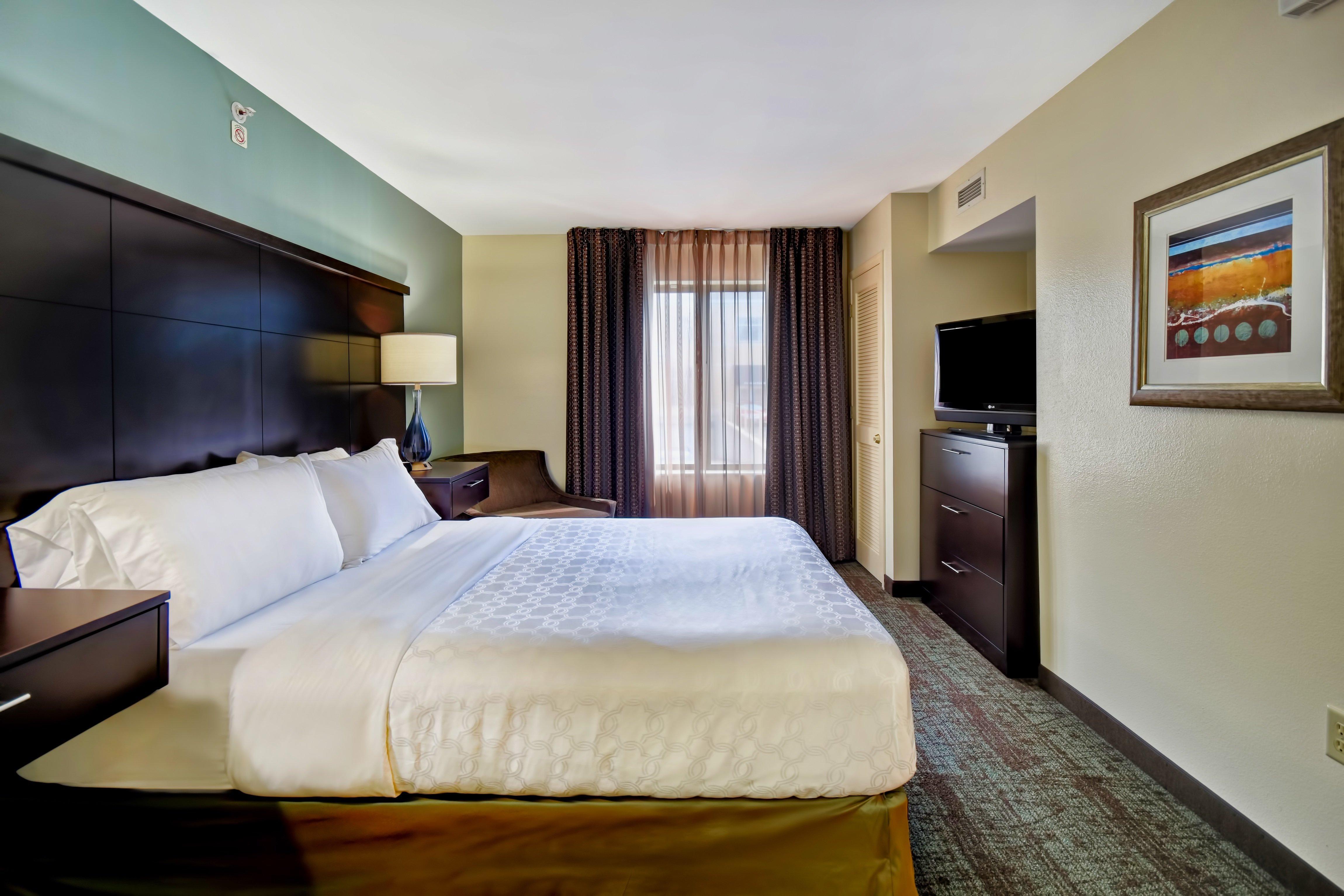 Staybridge - Willowbrook By Ihg Hotel 3*