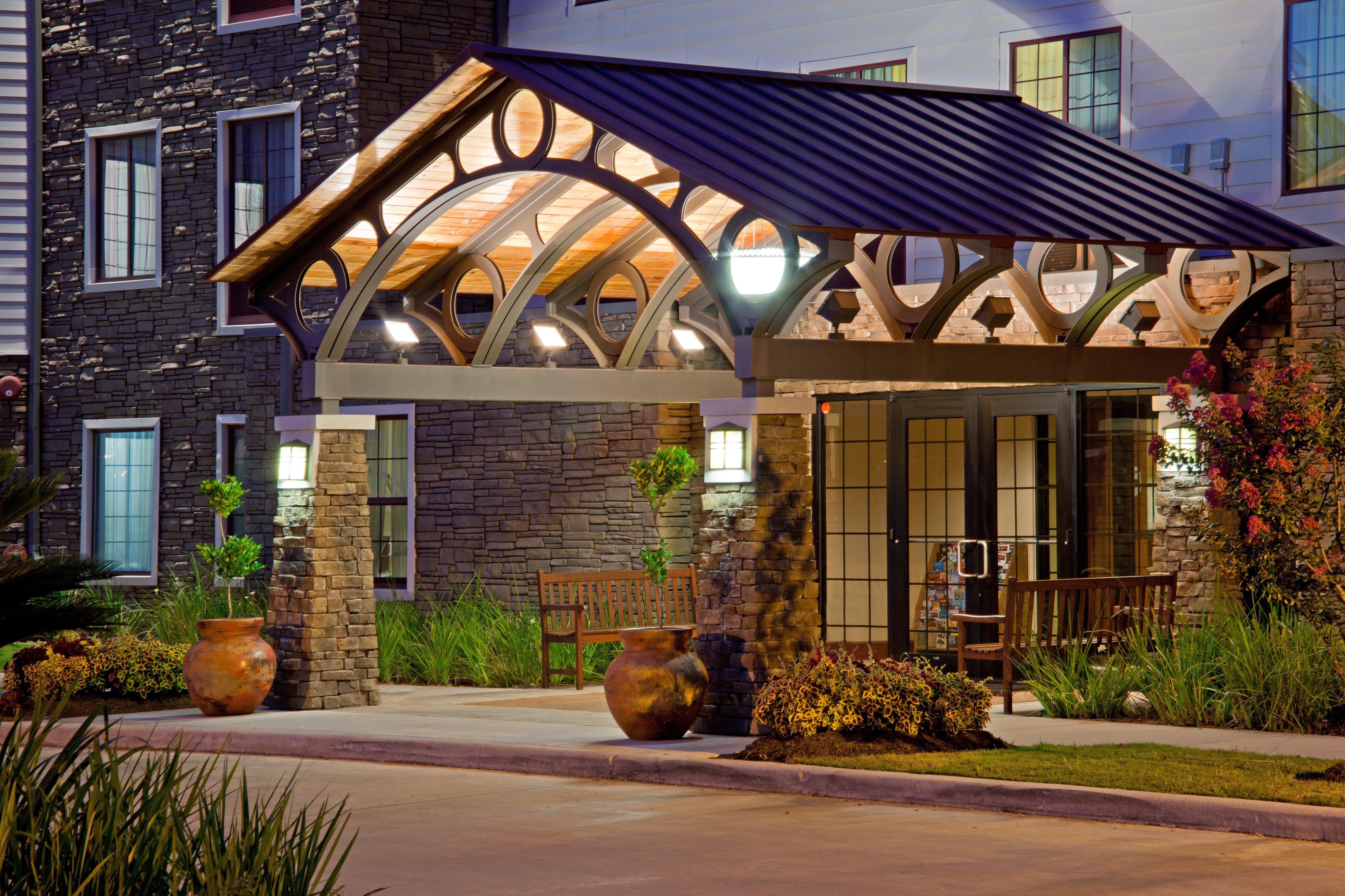 Staybridge - Willowbrook By Ihg Hotel 3*