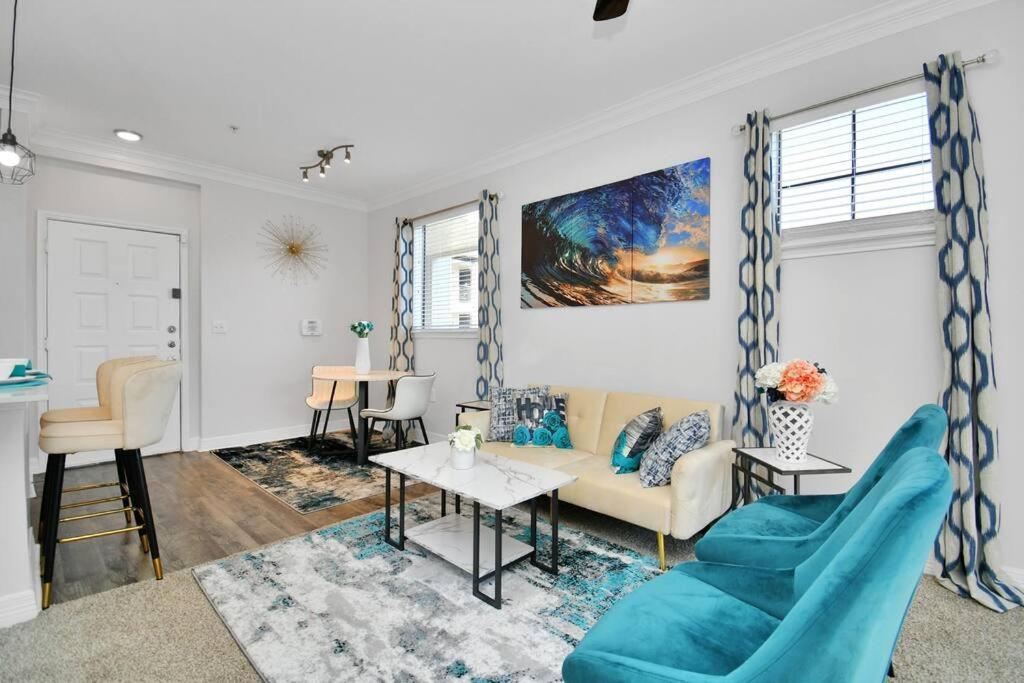 Apartment Chic Retreat-walk To Nrg-pool Houston