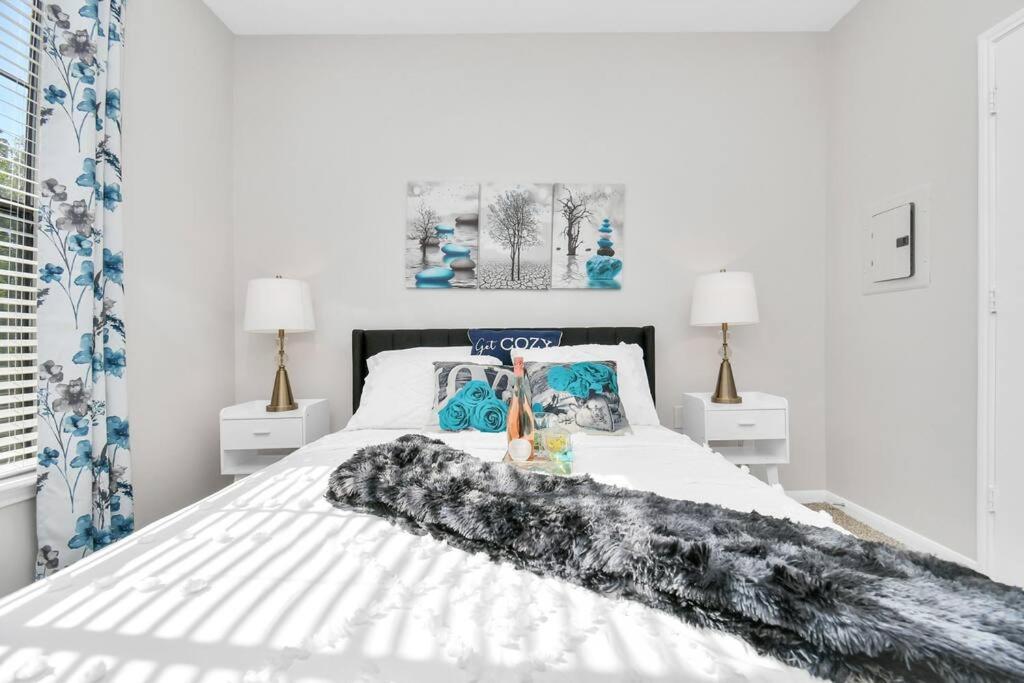 Apartment Chic Retreat-walk To Nrg-pool Houston
