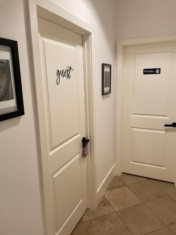 Moose Manor Guest - Homestay *