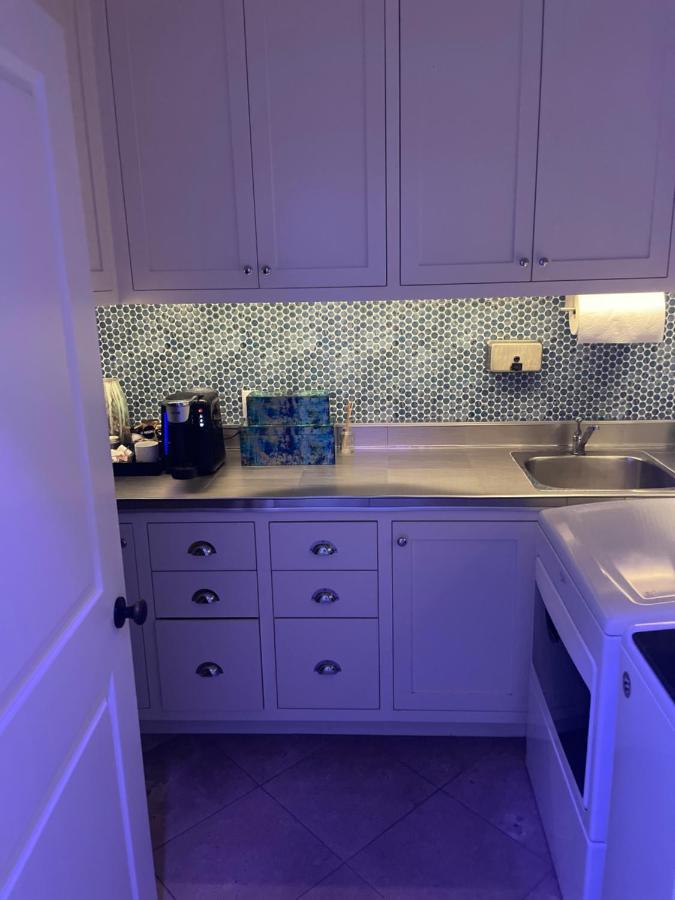 Moose Manor Guest - Homestay Houston