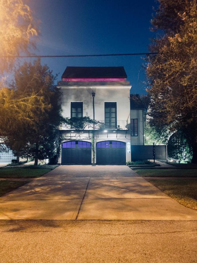 Moose Manor Guest - Homestay Houston