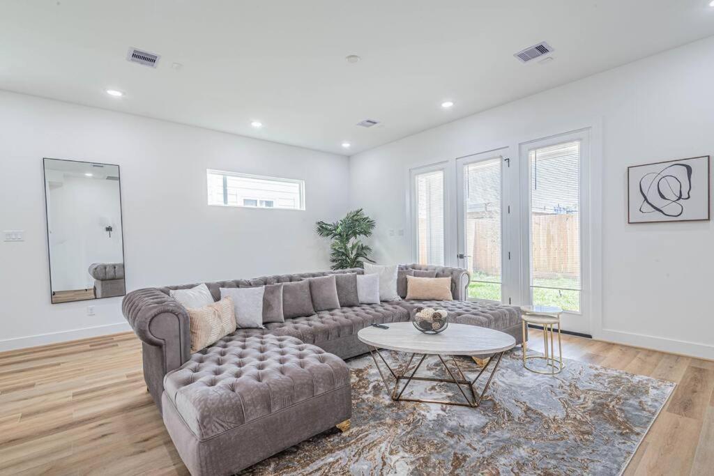 Holiday home Luxury Near Downtown & Medical Center