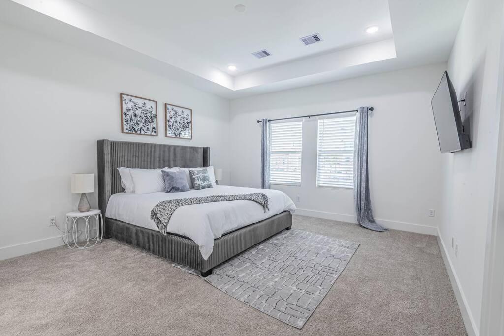 Luxury Near Downtown & Medical Center *