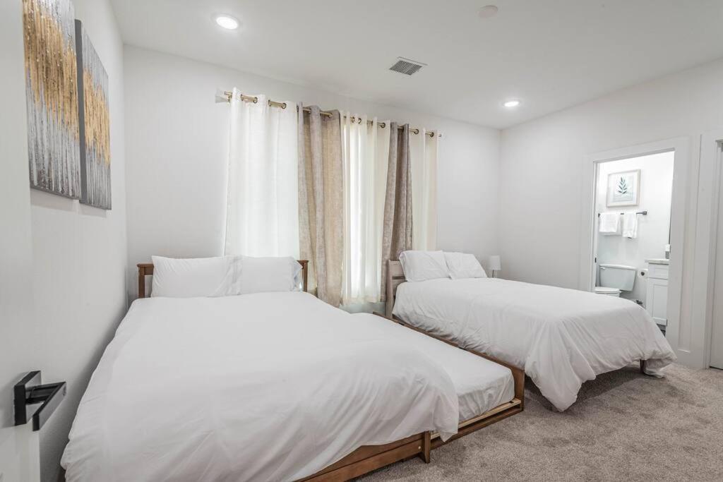 Luxury Near Downtown & Medical Center