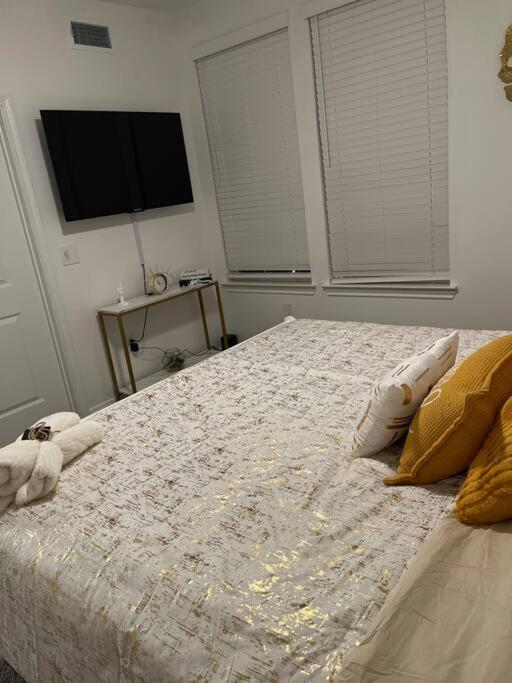 Midtown Getaway Apartment *