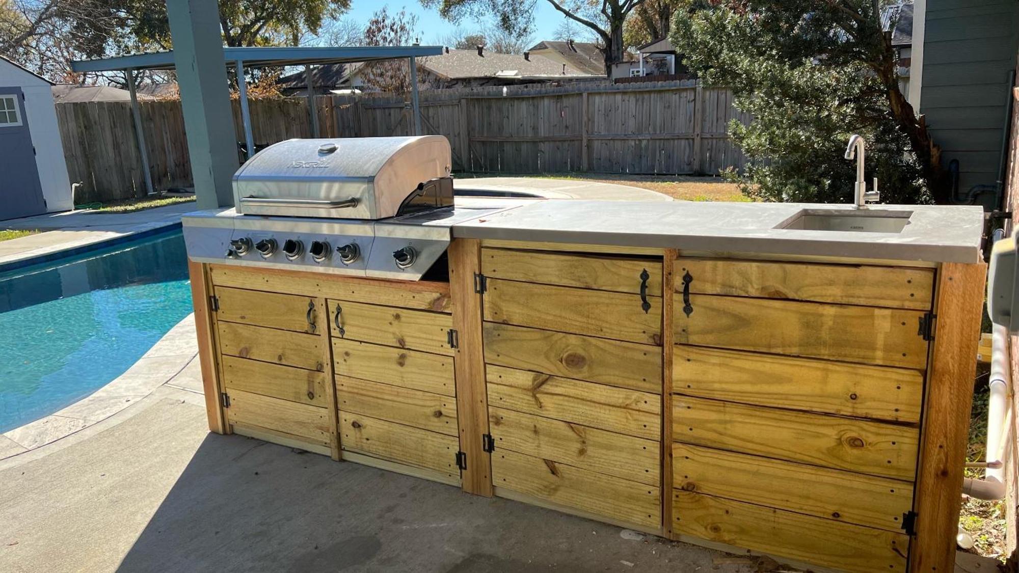 Pool/ Outdoor Kitchen/pool Table * Houston