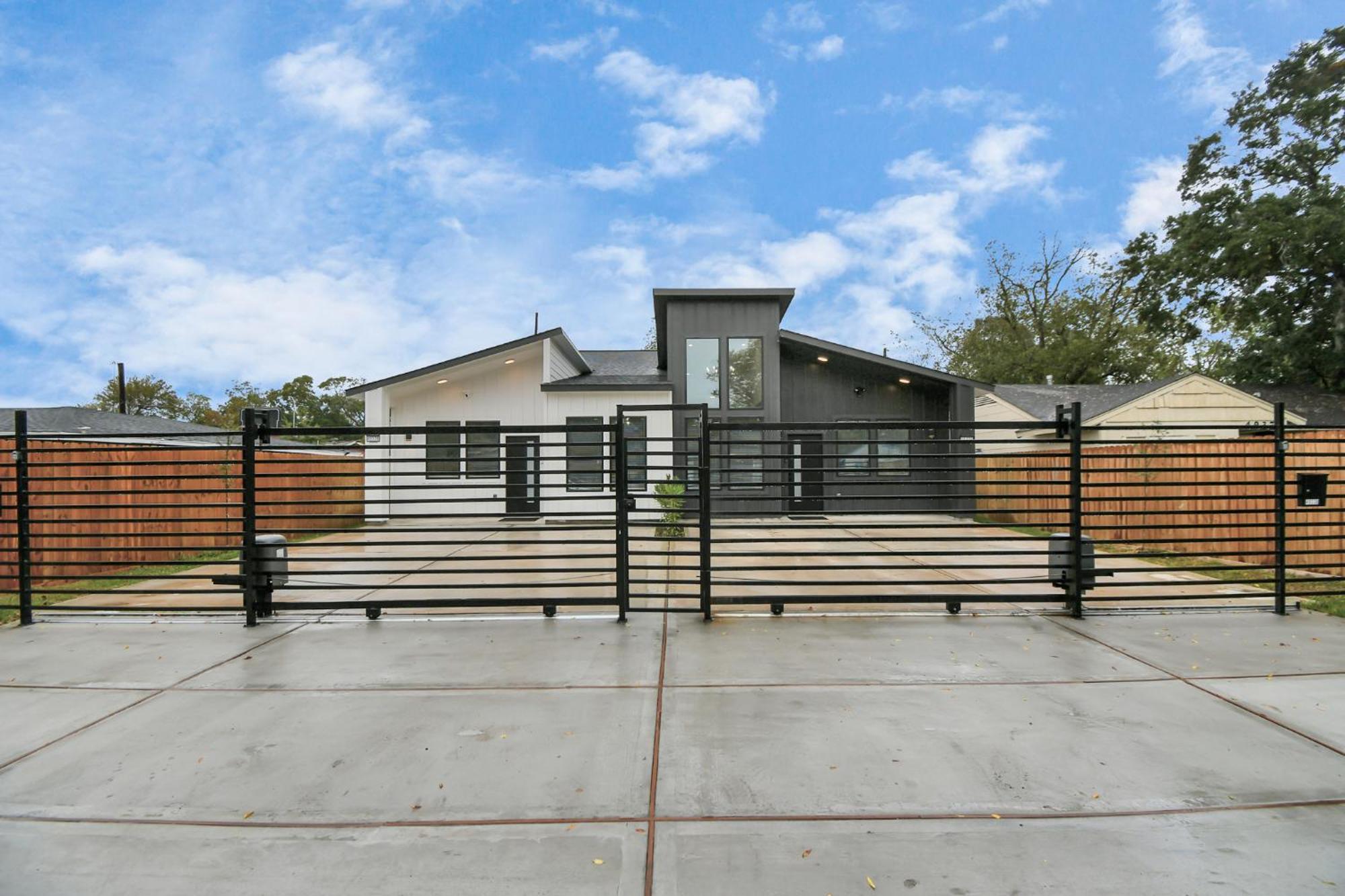 New! Modern 3br/2ba Near Downtown/foosball/netflix * Houston