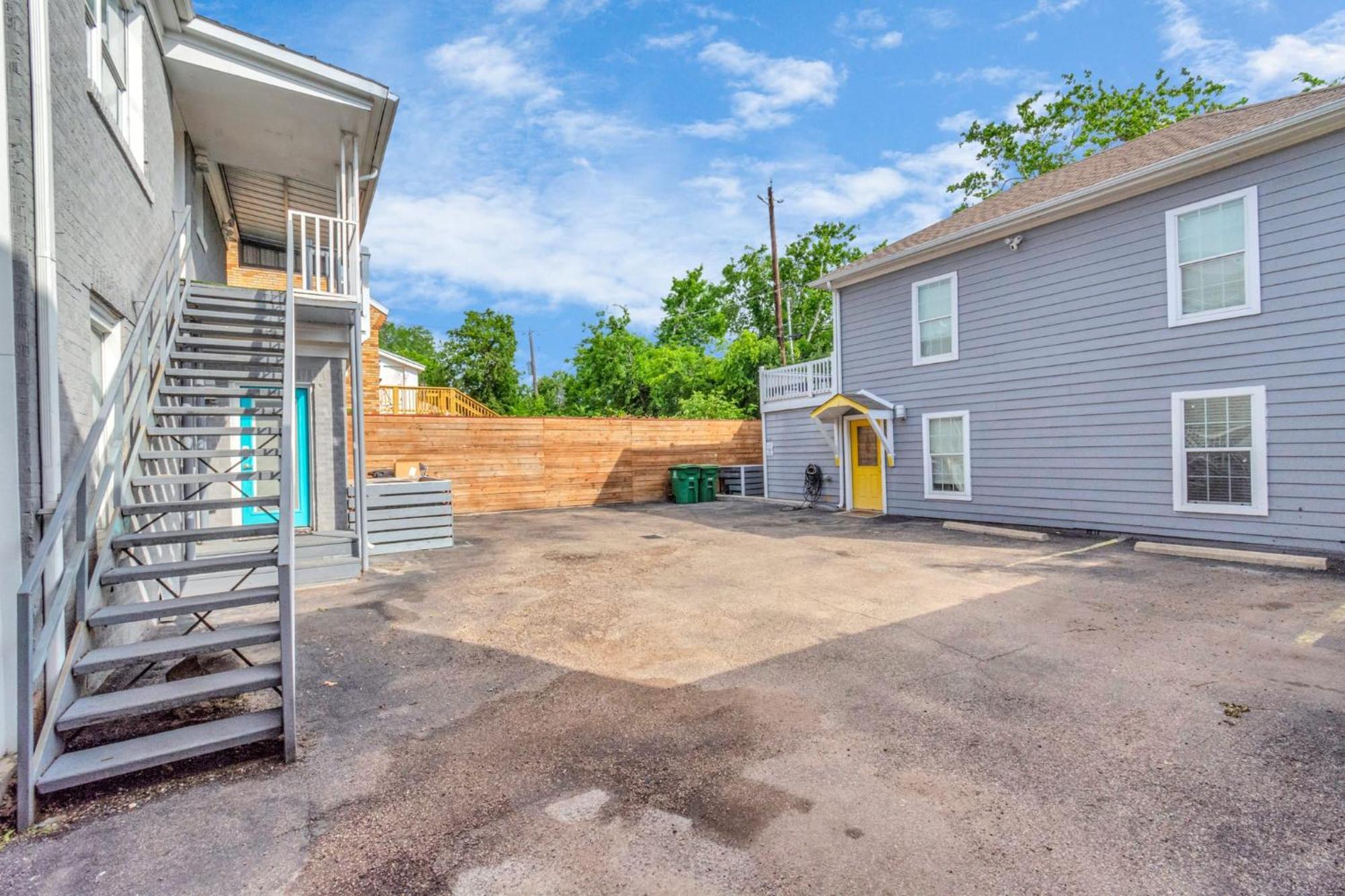 Prolific Blue Oasis Near Med Ctr Dwntwn Galleria Holiday home
