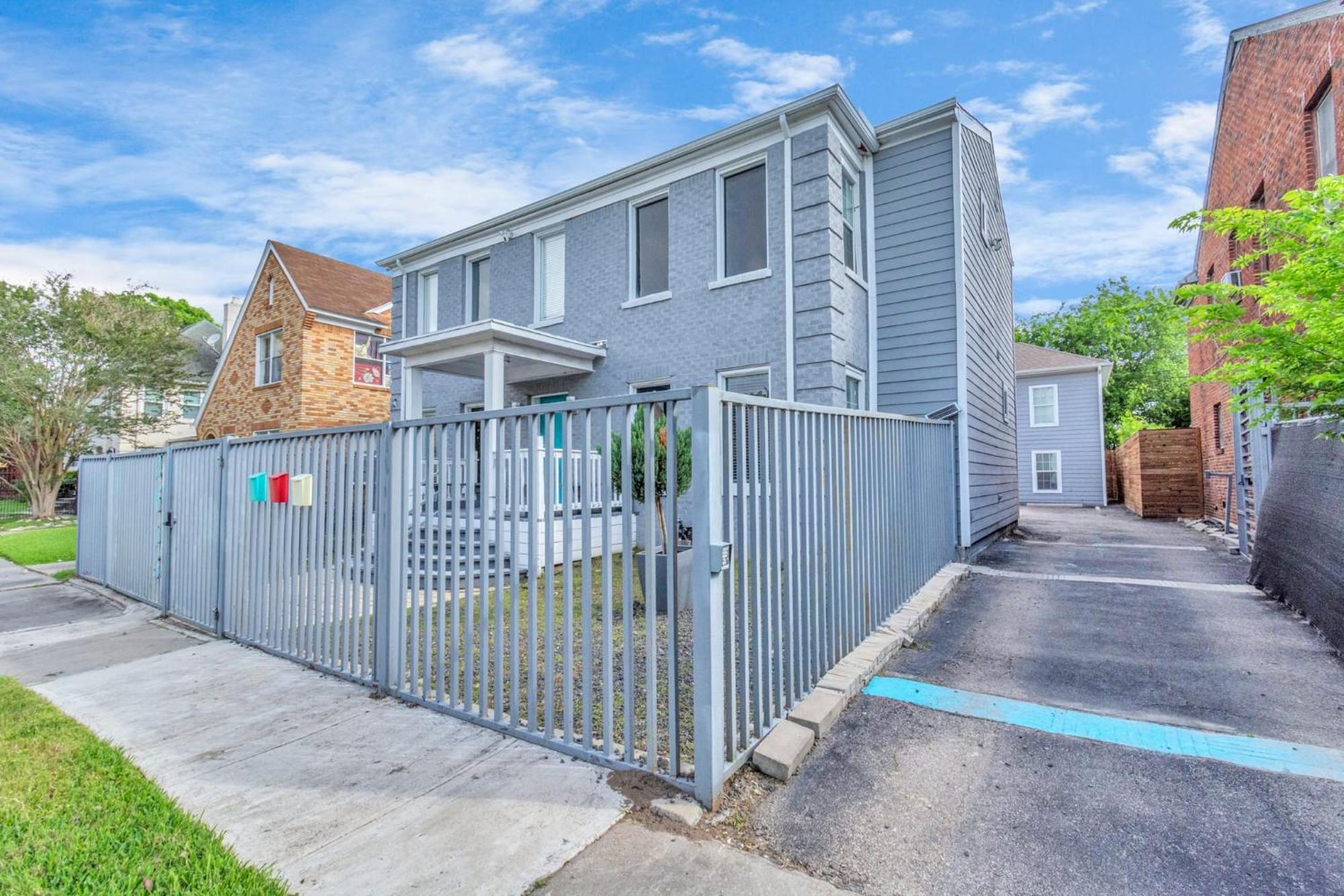 Holiday home Prolific Blue Oasis Near Med Ctr Dwntwn Galleria *