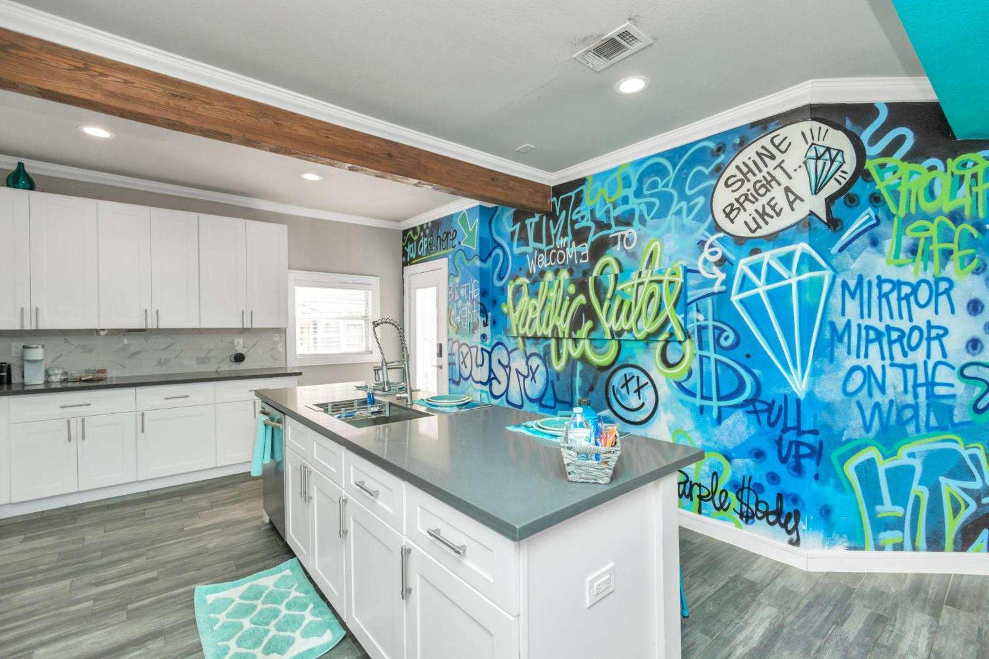 Prolific Blue Oasis Near Med Ctr Dwntwn Galleria *