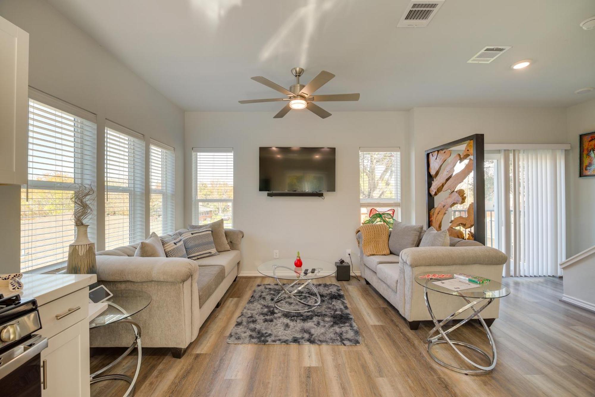 South Townhome With Patio And Gas Grill! Houston