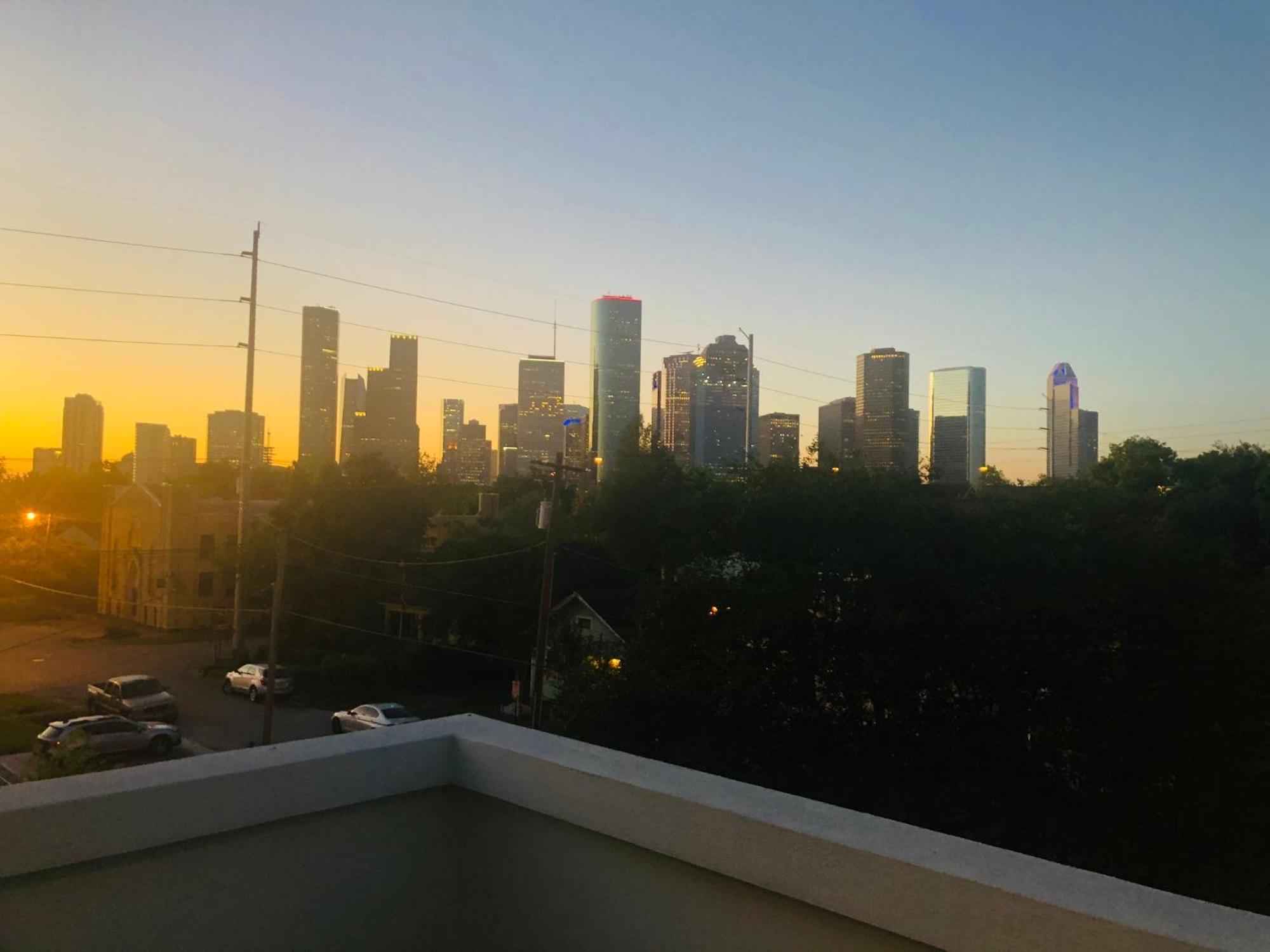 Moose Manor Guest - * Houston