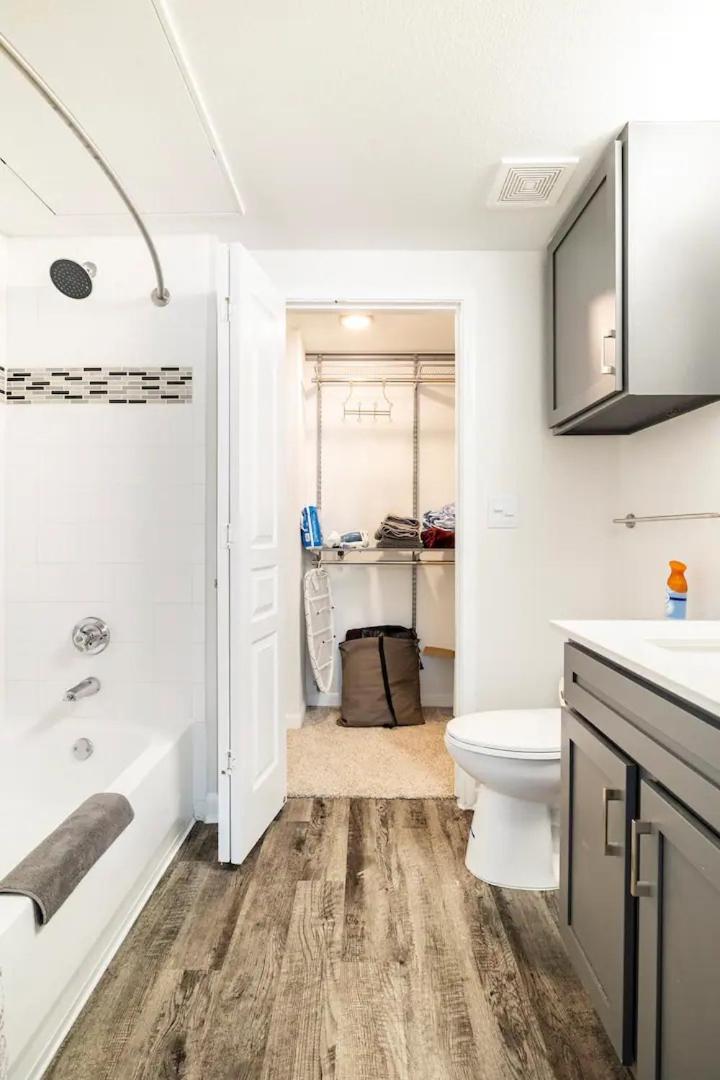 Beautiful Paris Themed Apartment Houston