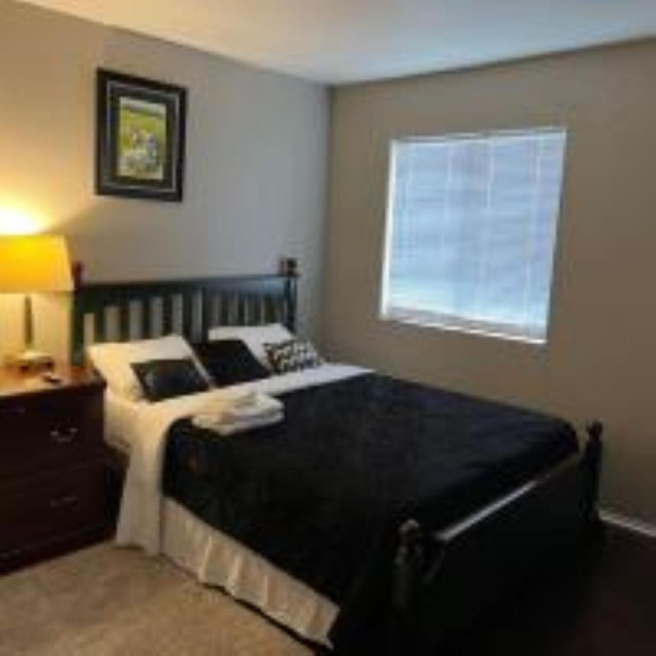 Apartment Lovely 2 Bedroom With 2 Baths &modern Amenities