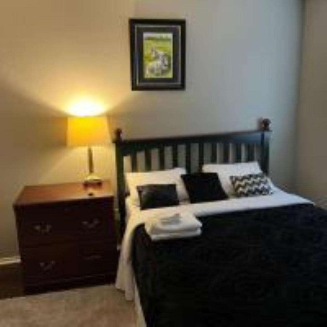 Lovely 2 Bedroom With 2 Baths &modern Amenities