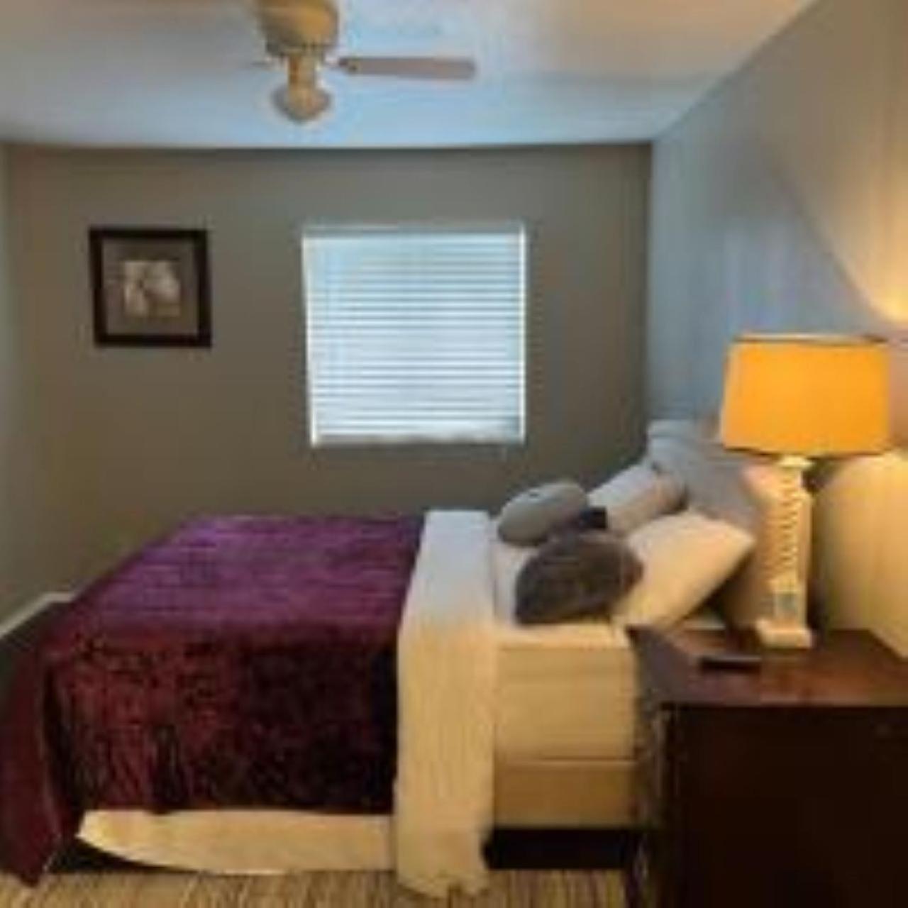 Apartment Lovely 2 Bedroom With 2 Baths &modern Amenities *