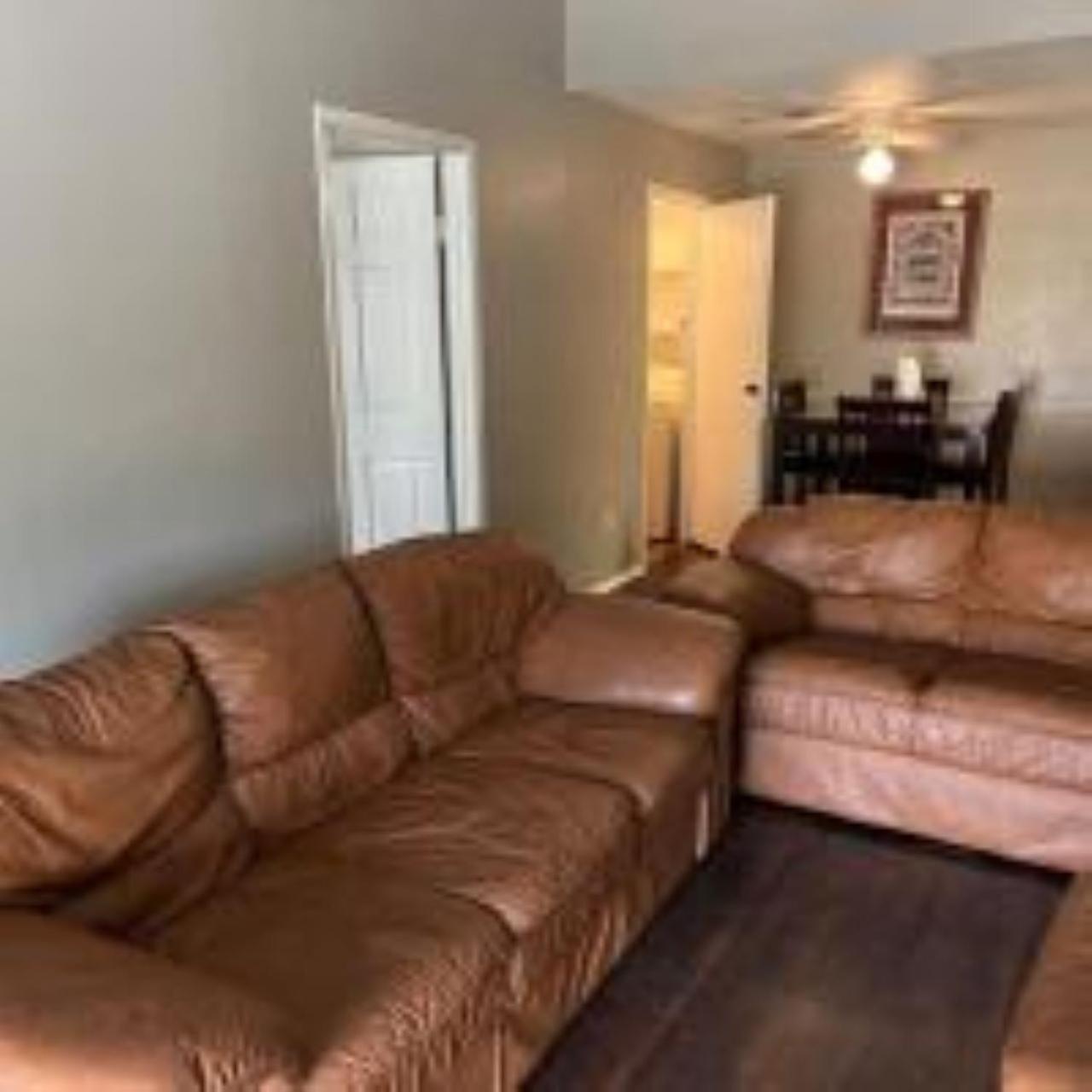 Lovely 2 Bedroom With 2 Baths &modern Amenities