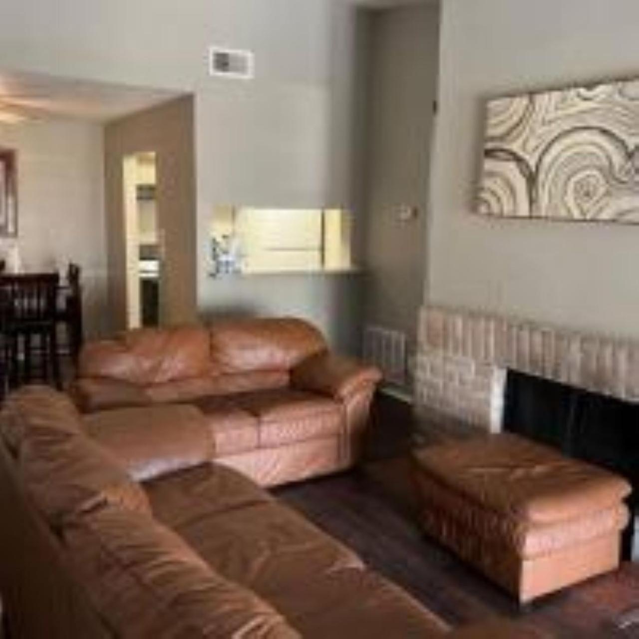 Lovely 2 Bedroom With 2 Baths &modern Amenities Apartment *