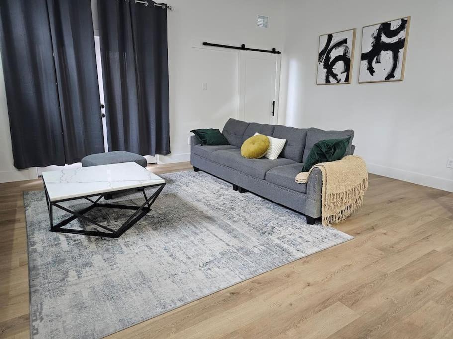 Urban Oasis: Retreat In The City Apartment *