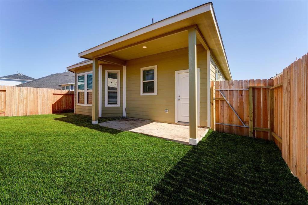 Centrally Located 3 Bedroom Townhome Apartment